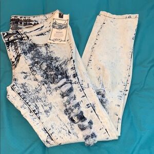 11 American blue distressed retro jeans